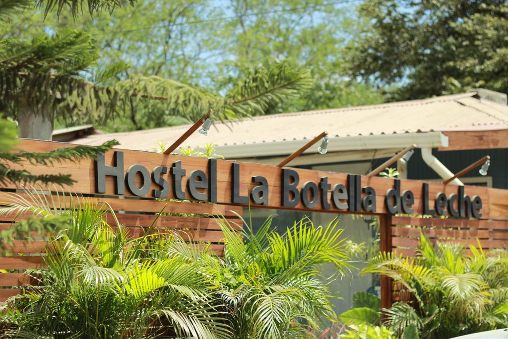 Hostel La Botella De Leche - Tamarindo Exterior photo