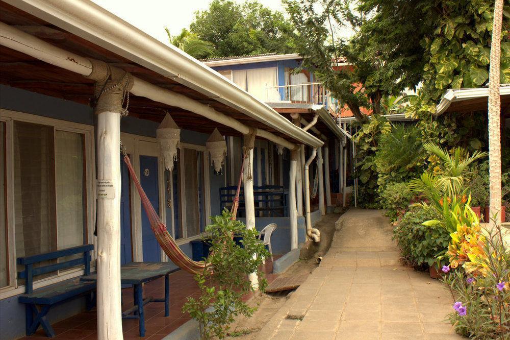 Hostel La Botella De Leche - Tamarindo Exterior photo